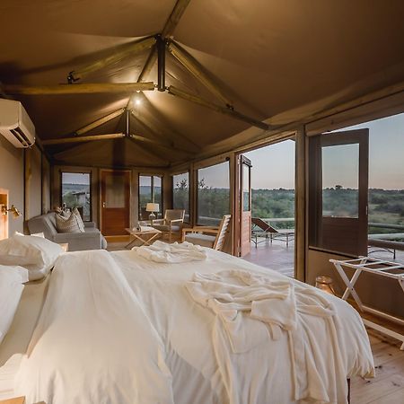 Hlosi Game Lodge - Amakhala Game Reserve Buyskloof Bagian luar foto